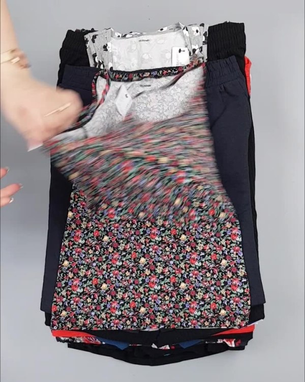 Фотография  883 - Летний микс CALZEDONIA, 50 шт, ЛОТ №4073 оптом в Орле и Орловской области