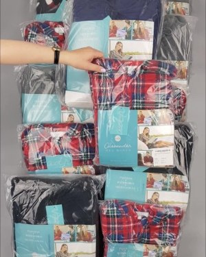 Фотография  303 - Халаты, комбинезоны (семейный) СТОК CAN#10 кг, ЛОТ №4451 оптом в Орле и Орловской области