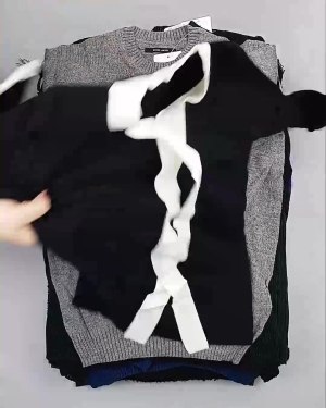 Фотография 399 - Джемпера Корея#20 шт, ЛОТ №5055 оптом в Орле и Орловской области