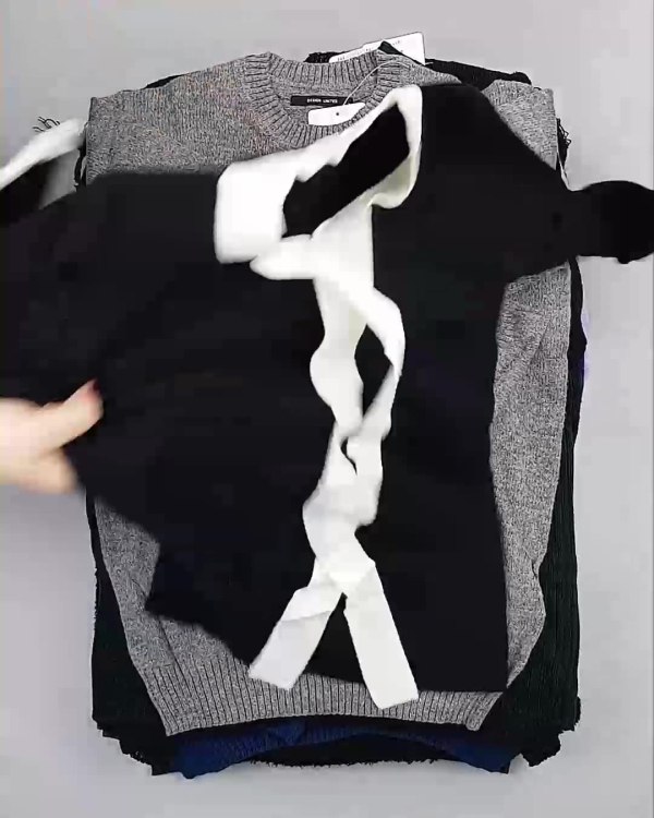 Фотография  444 - Джемпера Корея#20 шт, ЛОТ №5055 оптом в Орле и Орловской области