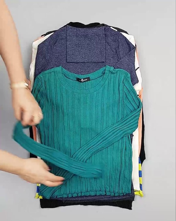 Фотография  626 - Джемпера легкие Корея#20 шт, ЛОТ №5081 оптом в Орле и Орловской области