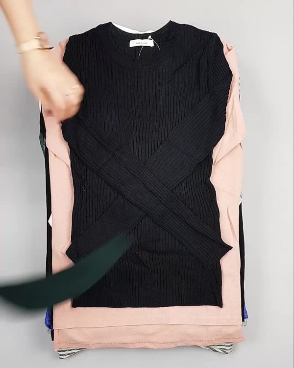 Фотография  755 - Джемпера легкие Корея#20 шт, ЛОТ №5082 оптом в Орле и Орловской области