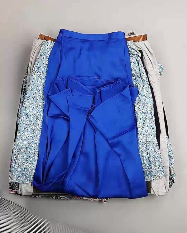 Фотография  961 - Юбки Bestseller 44#5 кг, ЛОТ №6121 оптом в Орле и Орловской области