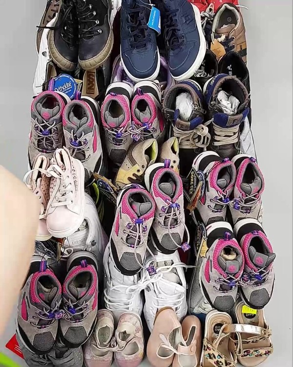 Фотография  900 - Обувь СТОК дети лето#15,7 кг, ЛОТ №6188 оптом в Орле и Орловской области