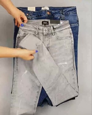 Фотография  814 - Джинсы женские Дания#10 кг, ЛОТ №6762 оптом в Орле и Орловской области