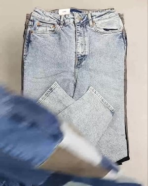 Фотография 727 - Джинсы женские Дания#10 кг, ЛОТ №6762 оптом в Орле и Орловской области