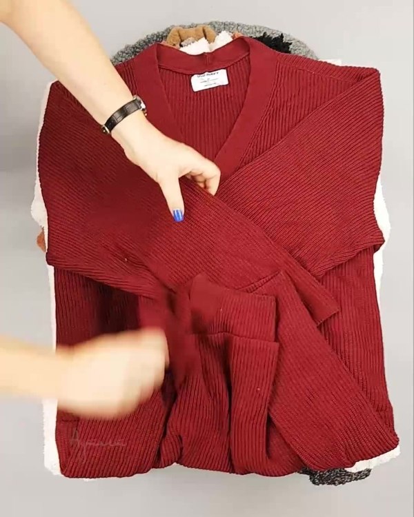 Фотография  930 - Кардиганы СТОК CAN#10 кг, ЛОТ №6887 оптом в Орле и Орловской области