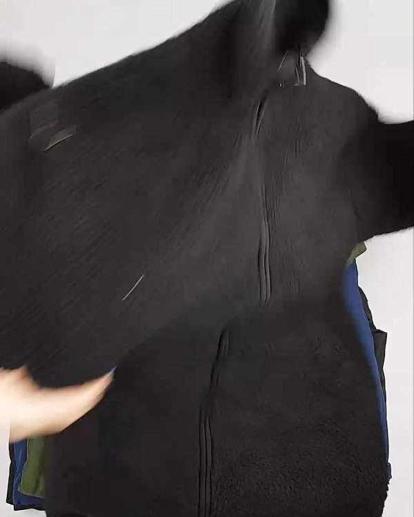 Фотография  483 - Верхняя одежда Дания#10,1 кг ЛОТ №6909 оптом в Орле и Орловской области