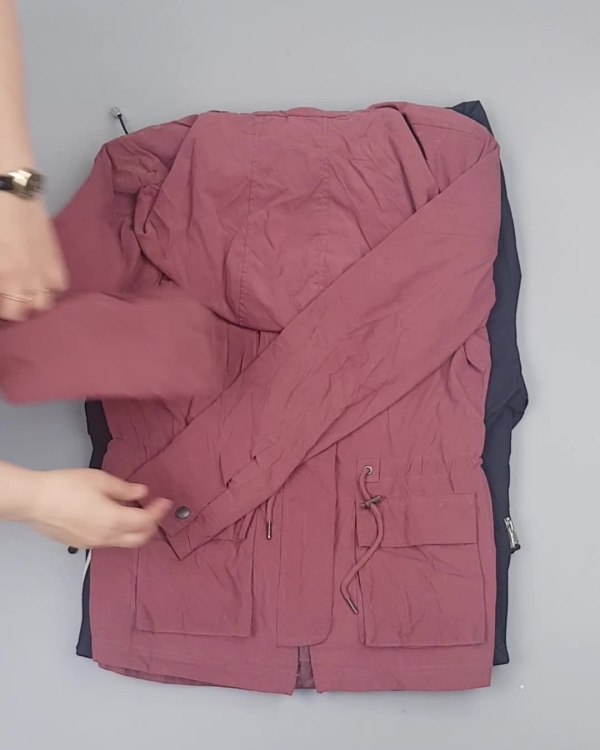 Фотография  748 - А 92602 Ветровки женские (Light Zipper jackets)#25 кг оптом в Орле и Орловской области