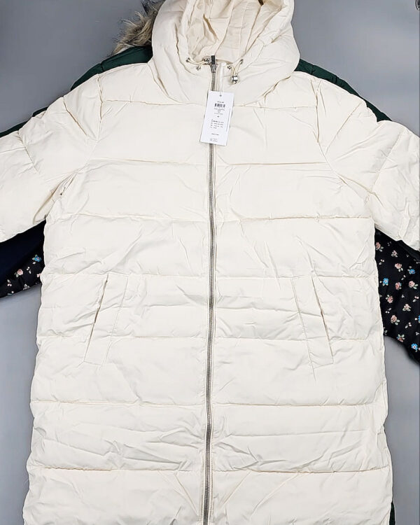 Фотография  576 - Верхняя одежда VILA#10 кг, ЛОТ №6824 оптом в Орле и Орловской области