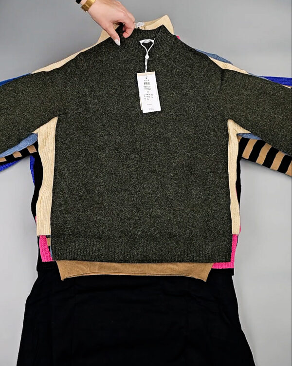 Фотография  488 - Джемпера Bestseller 104#7 кг, ЛОТ СТ-10040 оптом в Орле и Орловской области