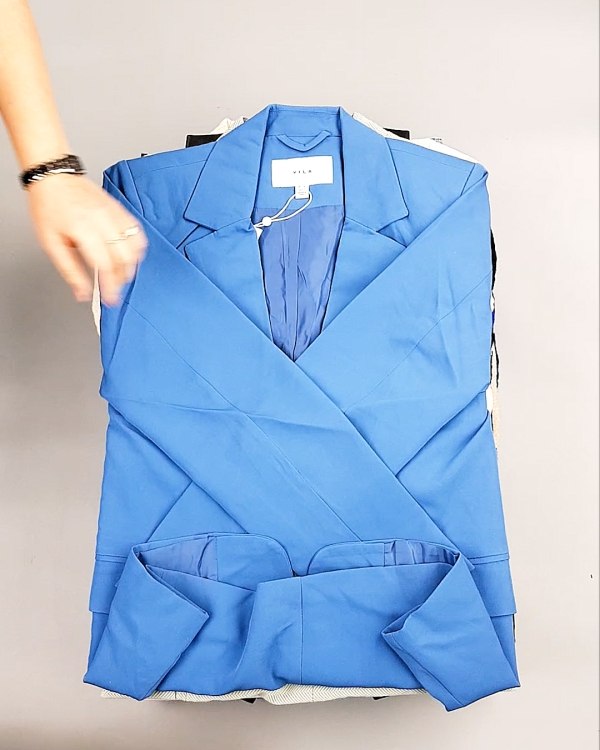 Фотография  142 - Bestseller Winter mix 104#15 кг, ЛОТ №7343 оптом в Орле и Орловской области