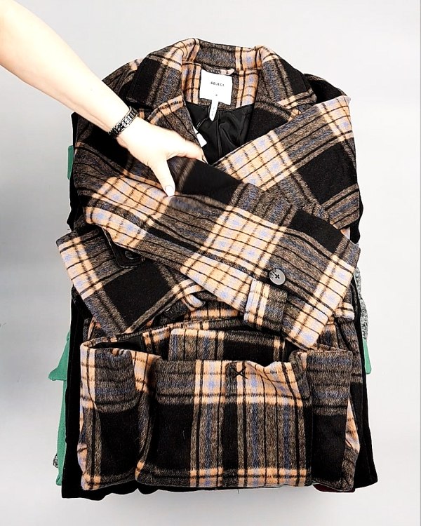 Фотография  683 - Пальто Bestseller 104#10,75 кг, ЛОТ №7561 оптом в Орле и Орловской области