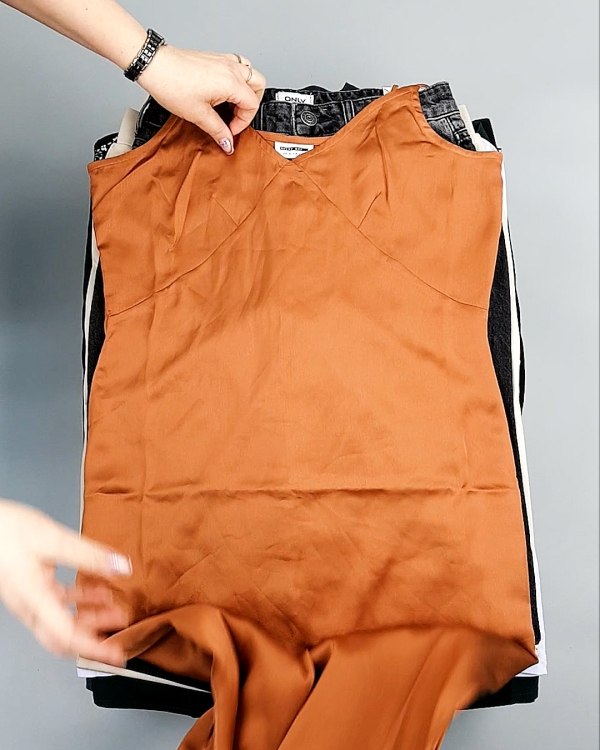 Фотография  456 - Bestseller Summer mix 104#15 кг, ЛОТ №7493 оптом в Орле и Орловской области