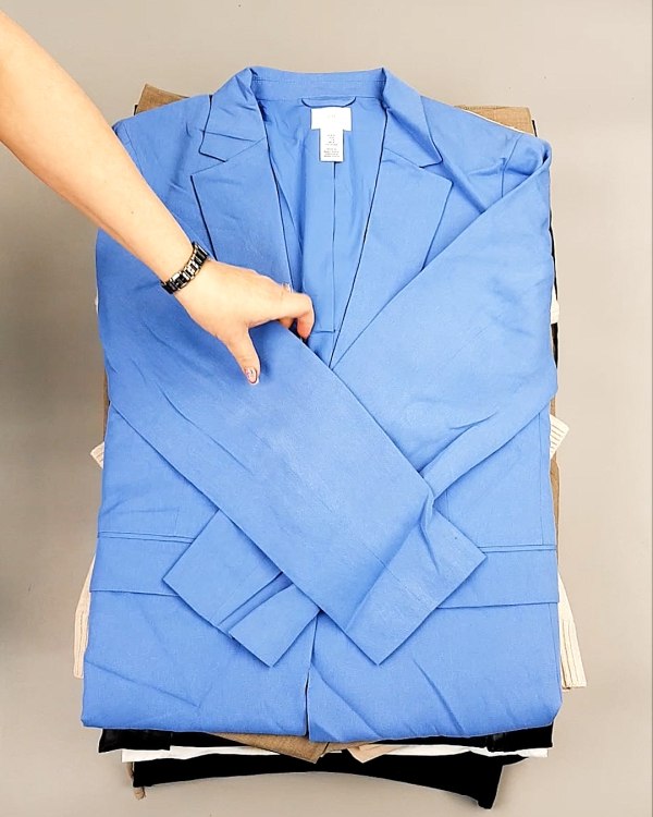 Фотография  824 - 12191 H&M mix textil 1224#25 кг, ЛОТ №7489 оптом в Орле и Орловской области