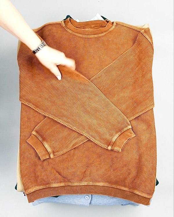 Фотография  962 - SWEATSHIRT CAN 084#10 кг, ЛОТ №7620 оптом в Орле и Орловской области