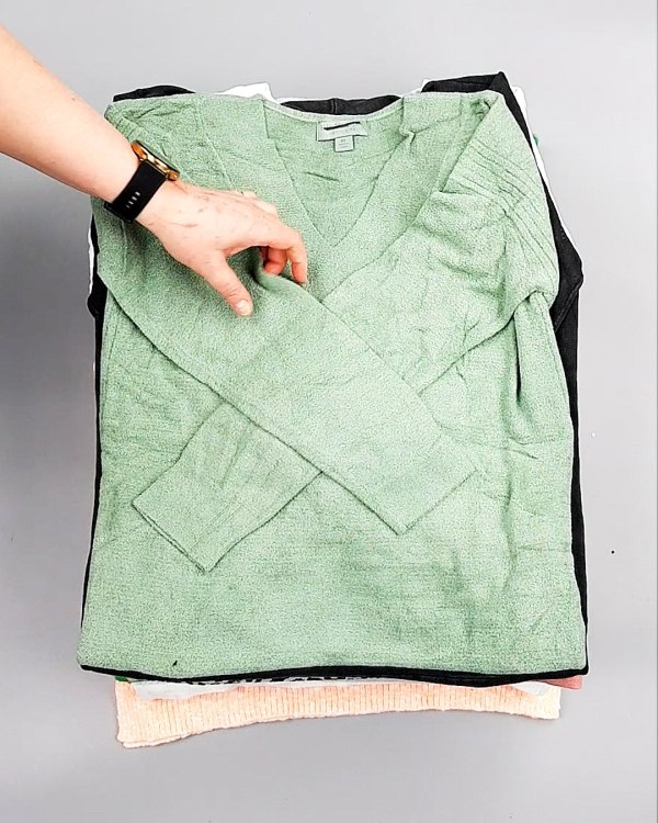 Фотография  841 - Джемпера легкие СТОК CAN 084#7 кг, ЛОТ №7635 оптом в Орле и Орловской области