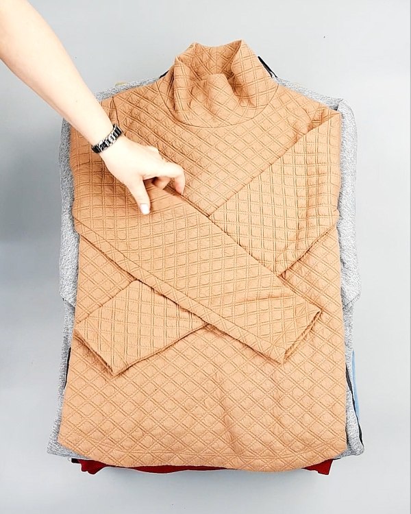 Фотография  509 - SWEATSHIRT CAN 084#10 кг, ЛОТ №7619 оптом в Орле и Орловской области