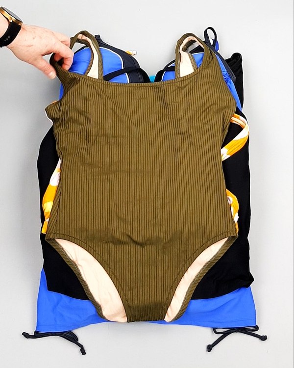 Фотография  650 - Купальники СТОК CAN 124#5 кг, ЛОТ №7689 оптом в Орле и Орловской области