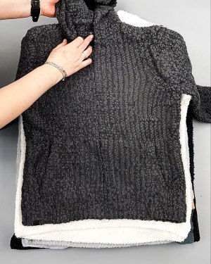 Фотография  525 - Джемпера СТОК CAN 084#7 кг, ЛОТ №7648 оптом в Орле и Орловской области