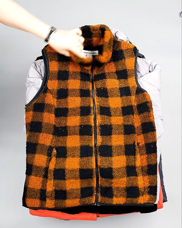 Фотография  456 - Верхняя одежда AMAZON жен 015#10 кг, ЛОТ №7712 оптом в Орле и Орловской области