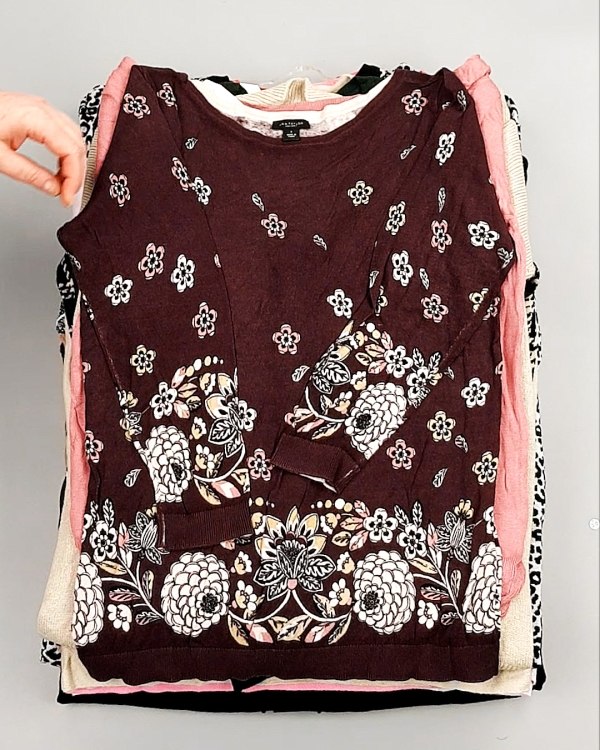 Фотография  143 - Джемпера легкие СТОК CAN 084#7 кг, ЛОТ №7632 оптом в Орле и Орловской области