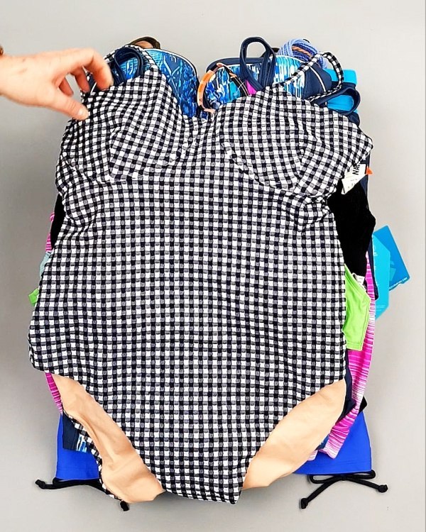 Фотография  205 - Купальники СТОК CAN 124#5 кг, ЛОТ №7689 оптом в Орле и Орловской области