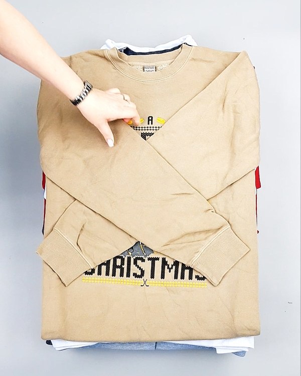 Фотография  415 - SWEATSHIRT CAN 084#10 кг, ЛОТ №7618 оптом в Орле и Орловской области