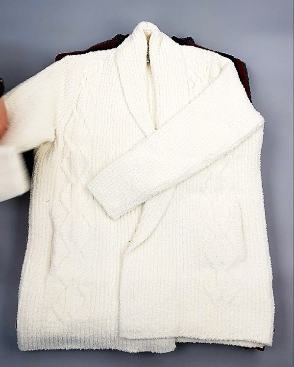 Фотография  525 - Кардиганы СТОК CAN 084#7 кг, ЛОТ №7674 оптом в Орле и Орловской области