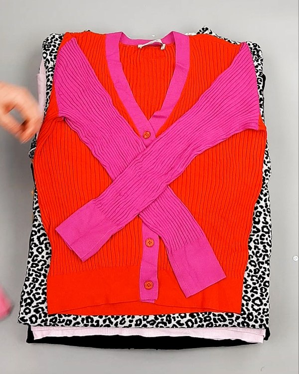 Фотография  845 - Джемпера легкие СТОК CAN 084#7 кг, ЛОТ №7632 оптом в Орле и Орловской области