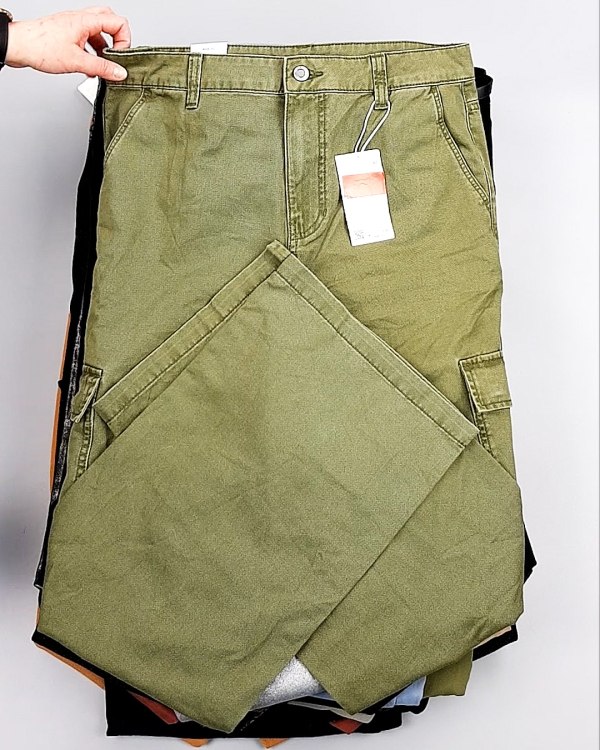 Фотография  407 - Брюки женские лето C&A 025#10 кг, ЛОТ №7893 оптом в Орле и Орловской области