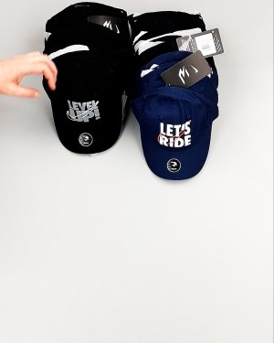 Фотография  138 - Кепки детские CAN 084#5 кг, ЛОТ №7965 оптом в Орле и Орловской области