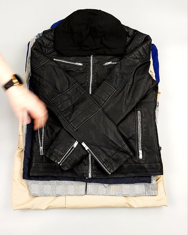 Фотография  741 - Ветровки м/ж C&A 025#10 кг, ЛОТ №7864 оптом в Орле и Орловской области