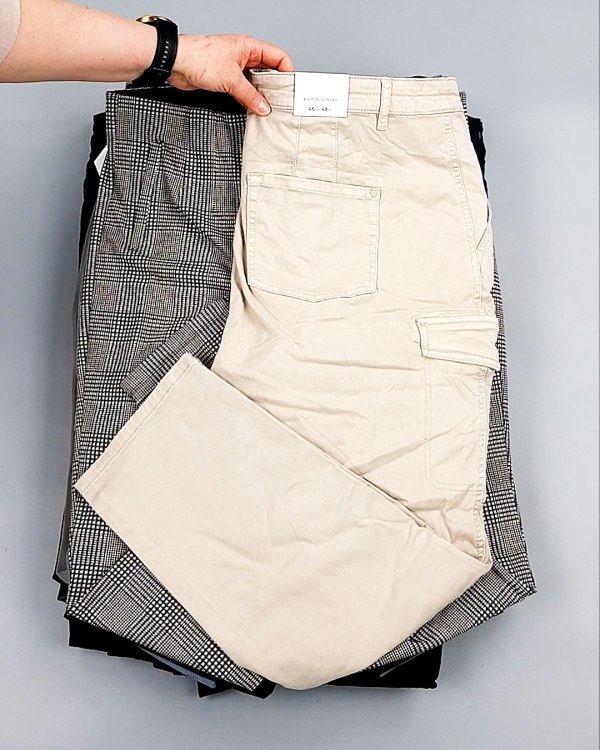 Фотография  375 - Брюки женские лето C&A 025#10 кг, ЛОТ №7895 оптом в Орле и Орловской области