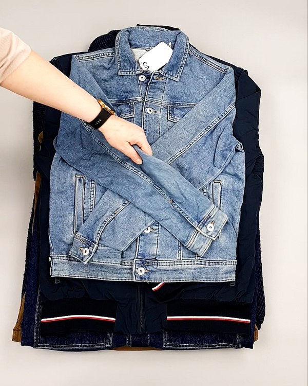 Фотография  130 - Ветровки м/ж C&A 025#10 кг, ЛОТ №7863 оптом в Орле и Орловской области