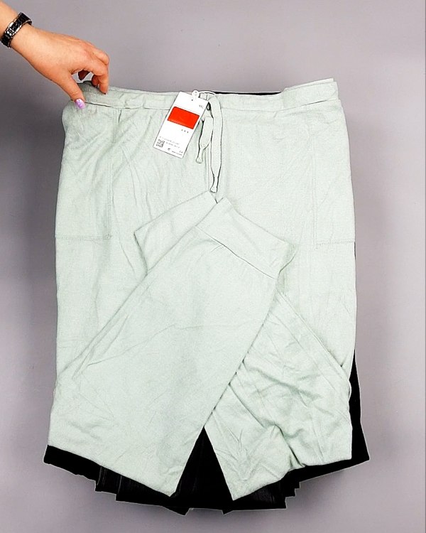 Фотография  295 - Брюки женские зима C&A 025#10 кг, ЛОТ №7910 оптом в Орле и Орловской области