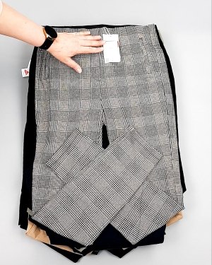 Фотография  998 - Брюки женские лето C&A 025#10 кг, ЛОТ №7892 оптом в Орле и Орловской области