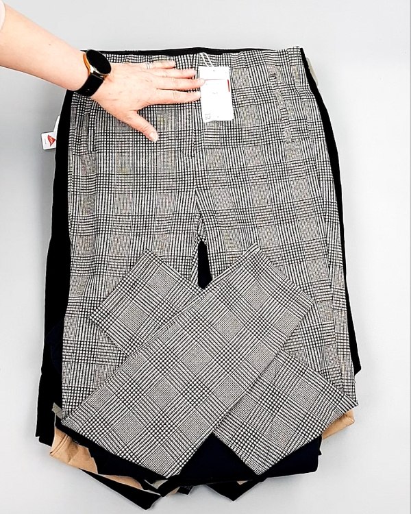 Фотография  186 - Брюки женские лето C&A 025#10 кг, ЛОТ №7892 оптом в Орле и Орловской области