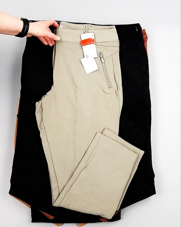 Фотография  581 - Брюки женские лето C&A 025#10 кг, ЛОТ №7893 оптом в Орле и Орловской области