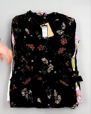 Фотография  693 - Блузки Bestseller 44#5 кг оптом в Орле и Орловской области