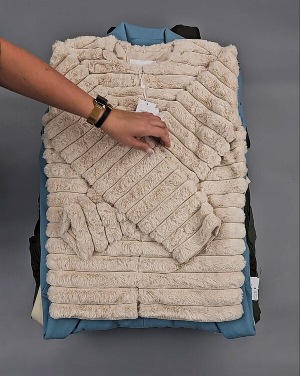 Фотография  140 - Верхняя одежда VILA 104#10 кг, ЛОТ СТ-9320 оптом в Орле и Орловской области