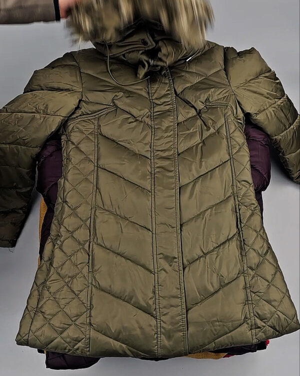 Фотография  813 - Верхняя одежда женская CAN 104#15 кг, ЛОТ СТ-9352 оптом в Орле и Орловской области