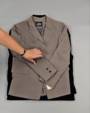 Фотография  106 - Жакеты Корея 085#10 кг, ЛОТ № СТ-9240 оптом в Орле и Орловской области