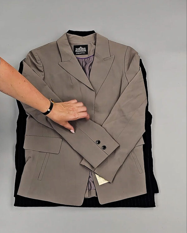 Фотография  164 - Жакеты Корея 085#10 кг, ЛОТ № СТ-9240 оптом в Орле и Орловской области