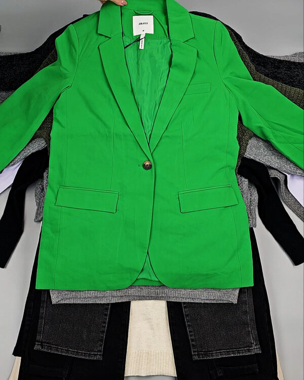 Фотография  732 - Bestseller Winter mix 104#15 кг, ЛОТ № СТ-9526 оптом в Орле и Орловской области