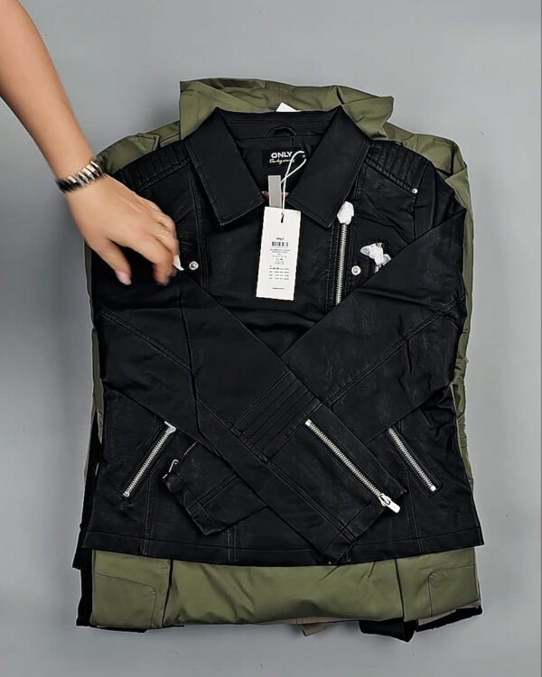 Фотография  986 - Ветровки Bestseller 045#10 кг, ЛОТ СТ-9407 оптом в Орле и Орловской области