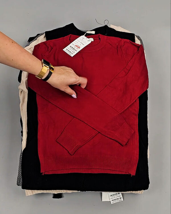 Фотография  868 - Джемпера Корея 085#7 кг, ЛОТ СТ-9415 оптом в Орле и Орловской области