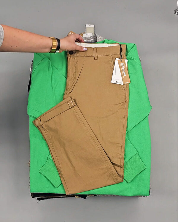 Фотография  904 - Мужской зимний микс JACK JONES, 20 кг, ЛОТ № СТ-9445 оптом в Орле и Орловской области