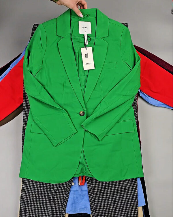 Фотография  945 - DK+Bestseller 085#16 кг, ЛОТ СТ-9950 оптом в Орле и Орловской области