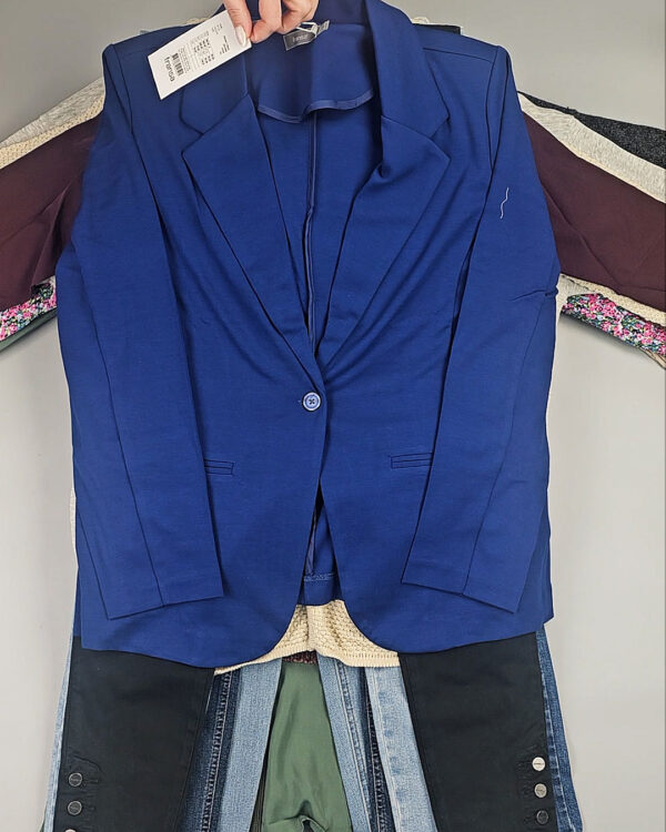 Фотография  283 - DK+Bestseller Winter mix 064#9,2 кг, ЛОТ СТ-10090 оптом в Орле и Орловской области